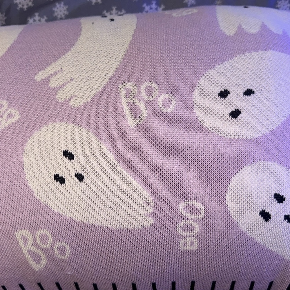 👻sweet street lilac purple boo ghost halloween pillow👻 - Picture 2 of 5